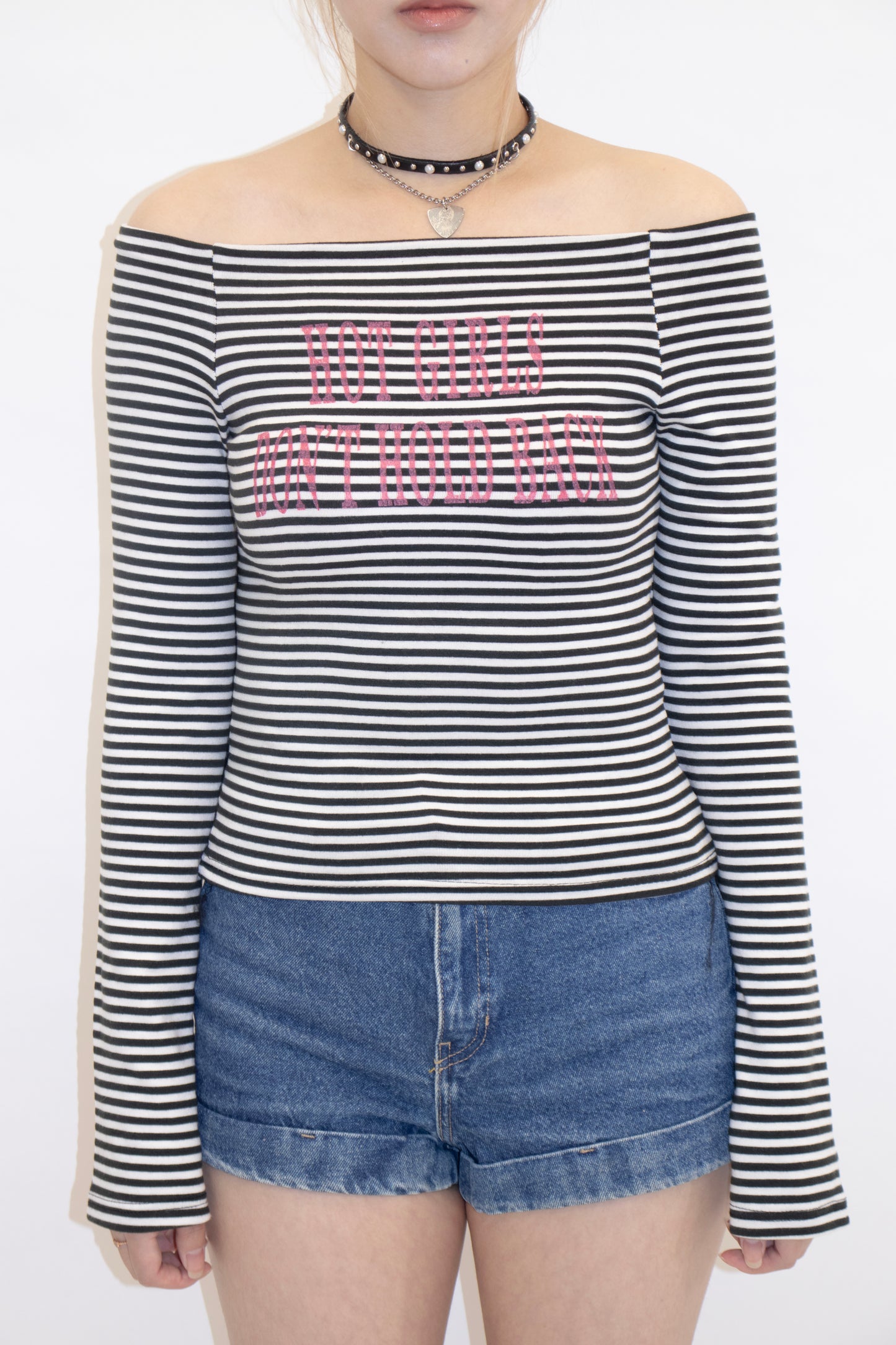 HOT GIRLS TEE